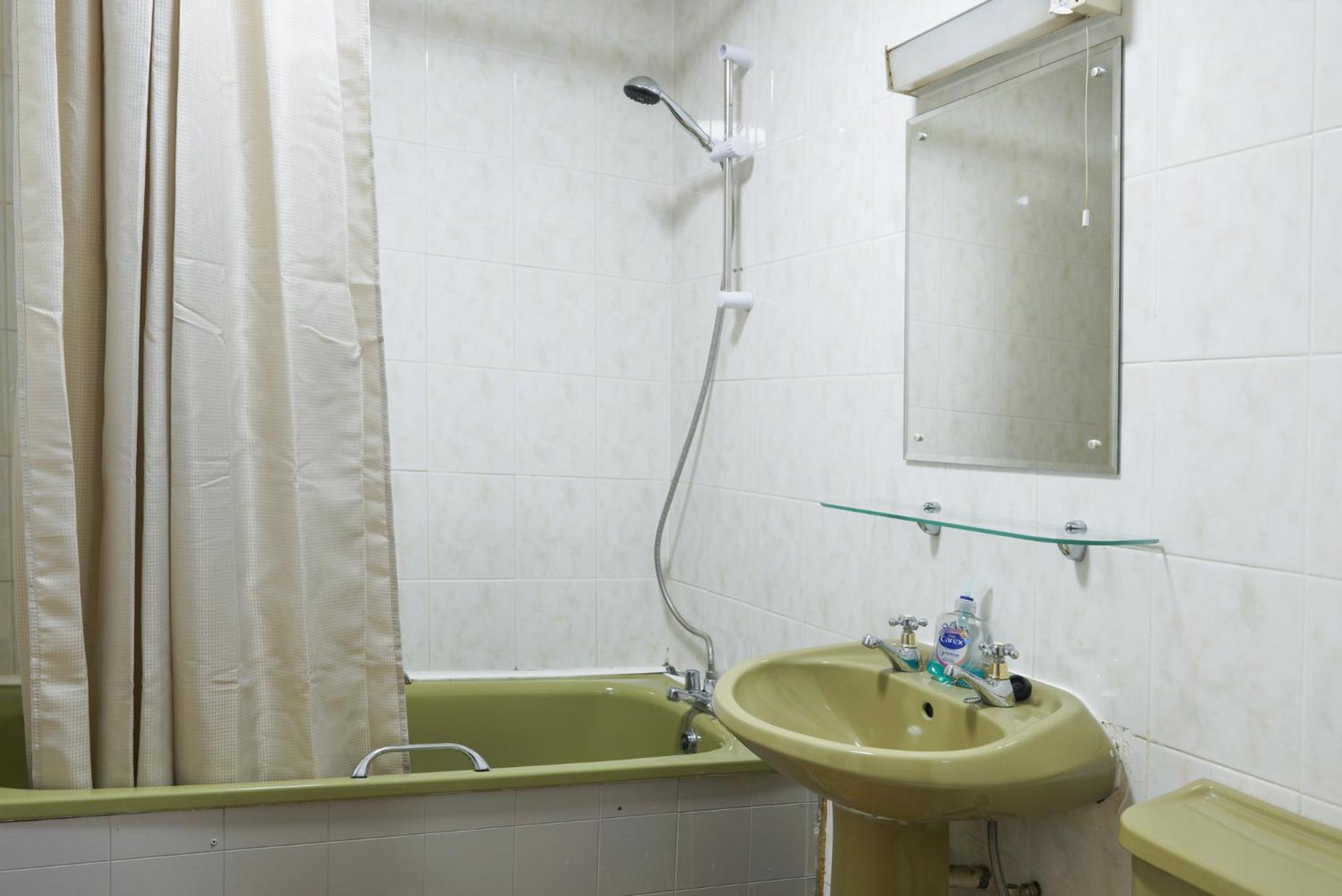 Royal Hotel Кетеринг Экстерьер фото