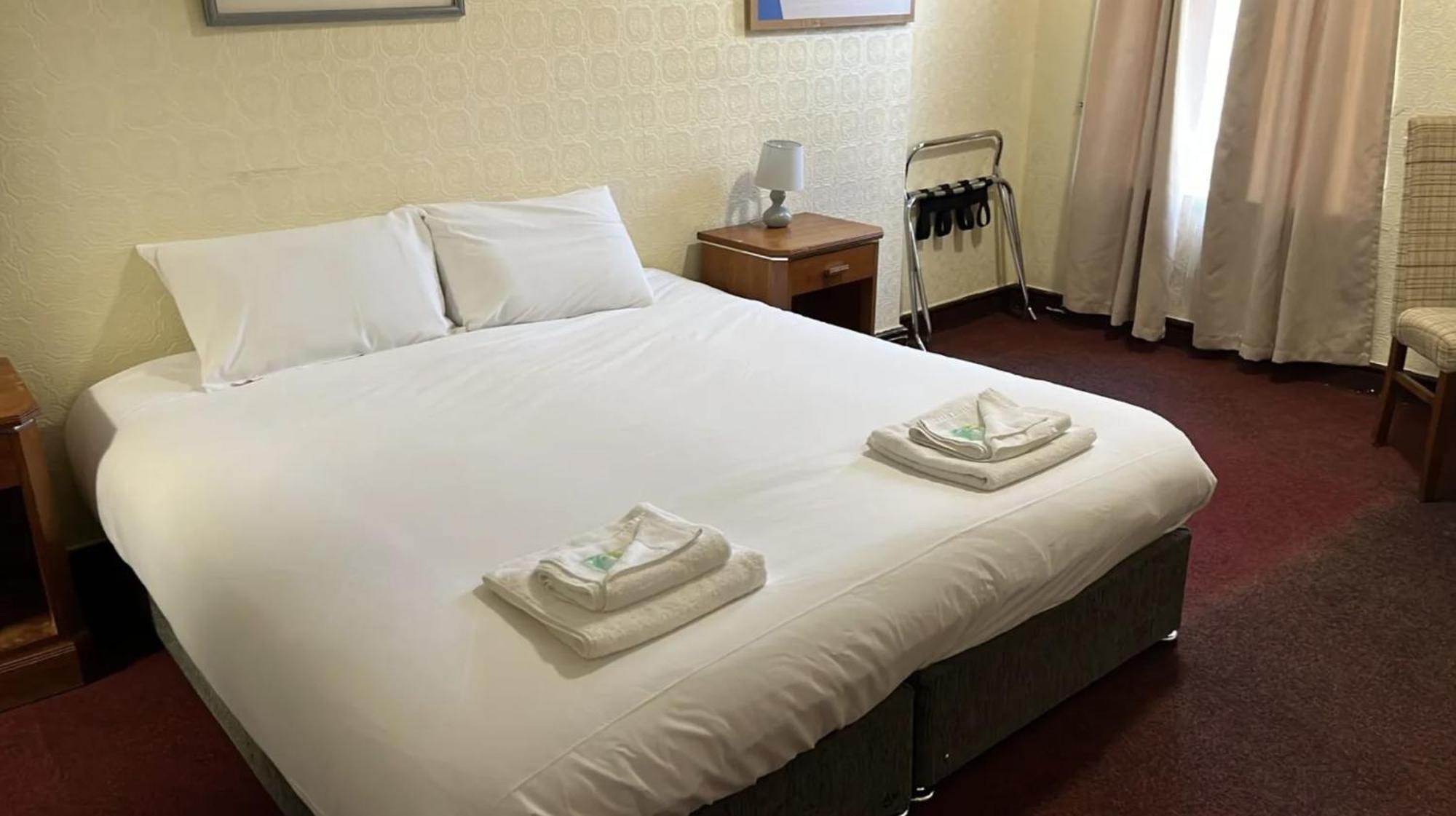 Royal Hotel Кетеринг Экстерьер фото