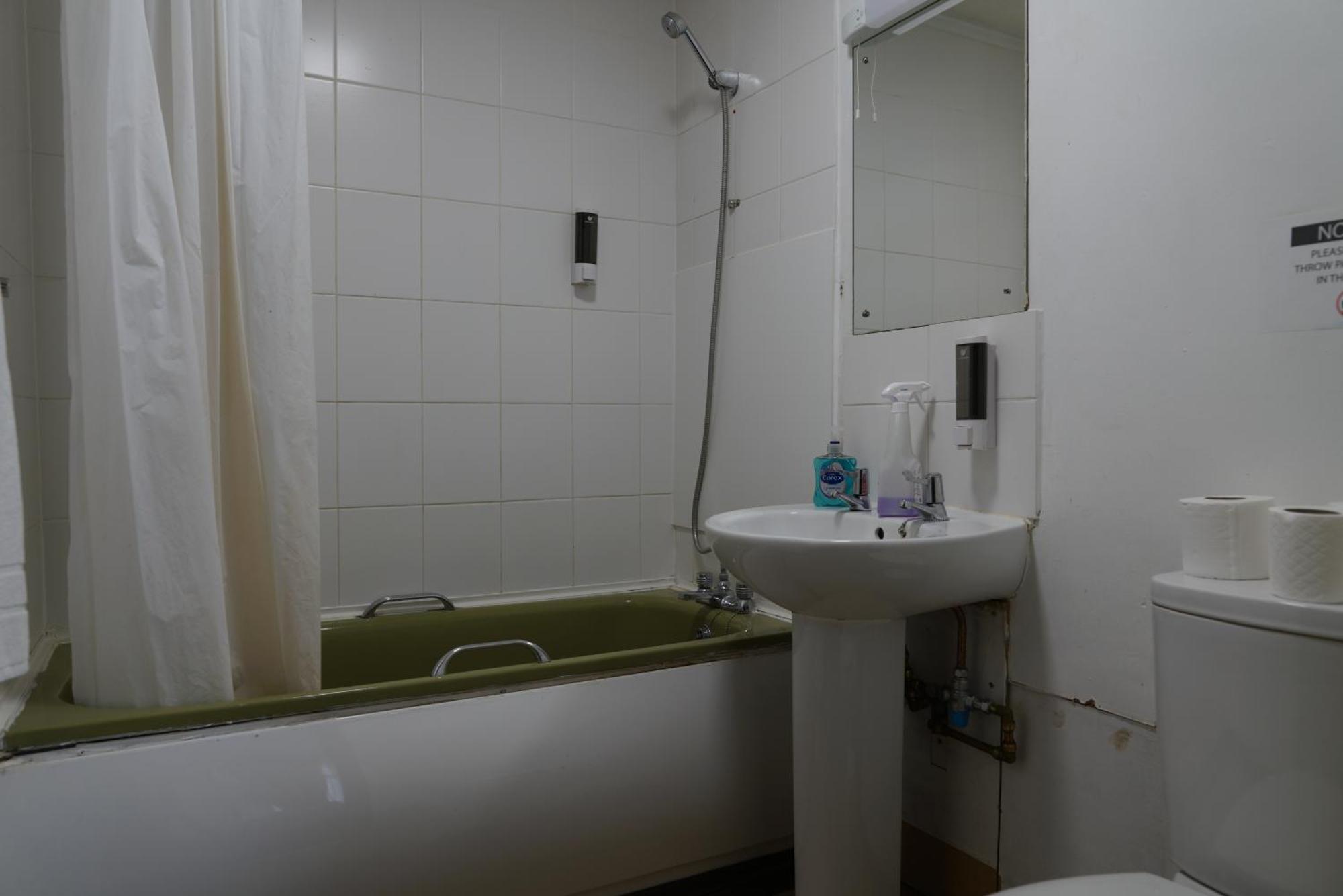 Royal Hotel Кетеринг Экстерьер фото